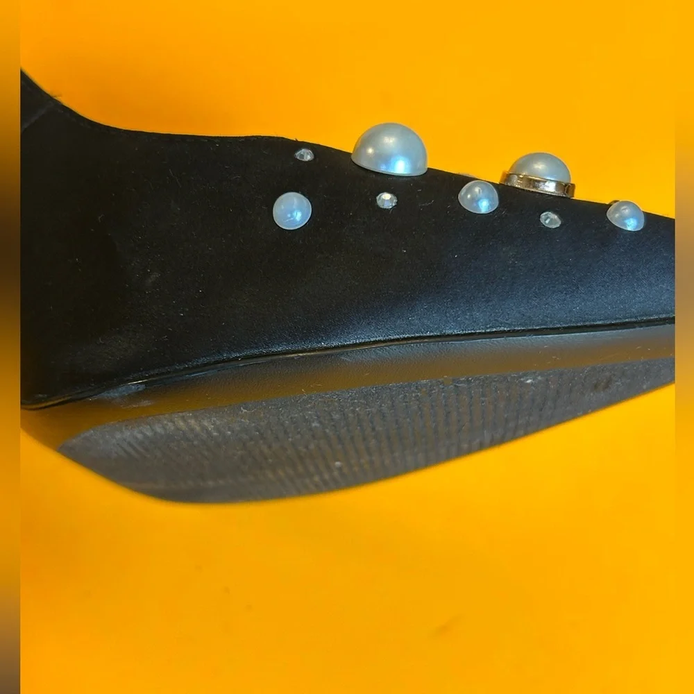 Nine West Black Pumps with Pearl Embellishments - Picture 9 of 13